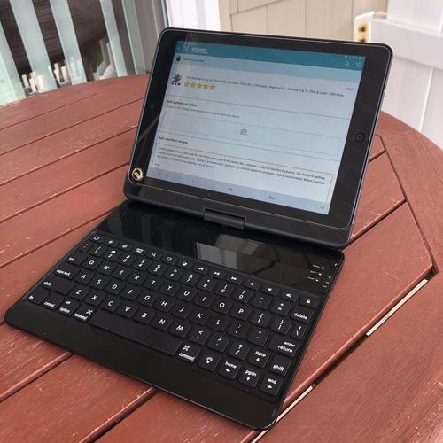 Backlit Bluetooth Keyboard 360 Rotatable iPad Case for Apple Aluminium photo review