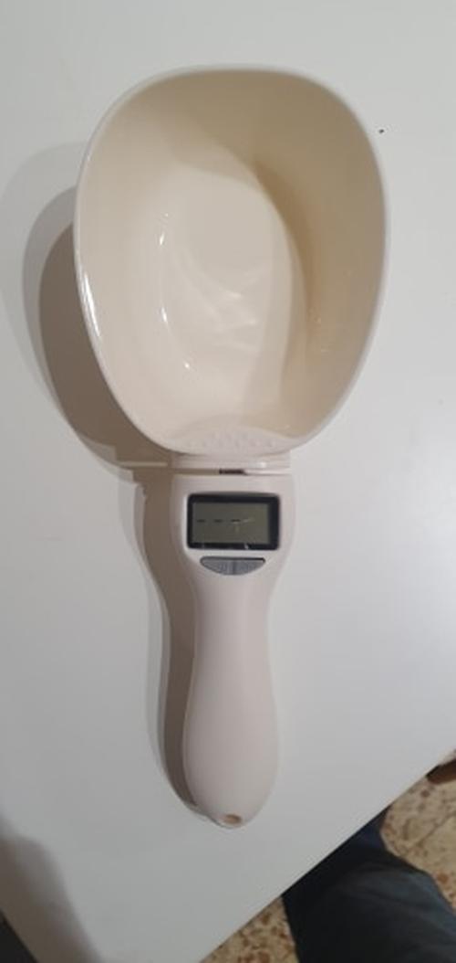 Pet Food Measuring Scoop with Easy-Pour Spout and Ergonomic Handle photo review