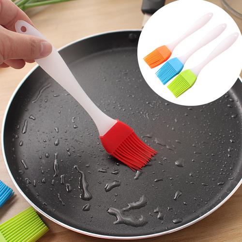 Split-Tip Silicone Oil Brush for Barbecue, Cake Decorating, and Cooking